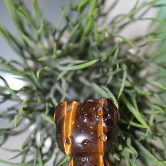 Hello Kitty Tigers Eye Hand Carved Natural Stone Figure - Picture 6 of 7